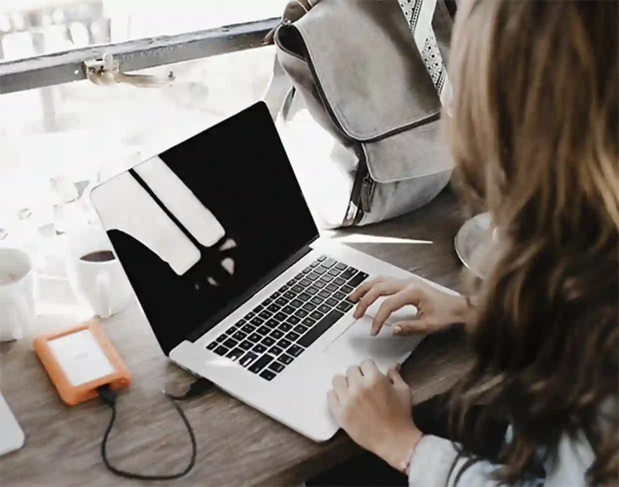 Comercialización de materiales eléctricos certificados